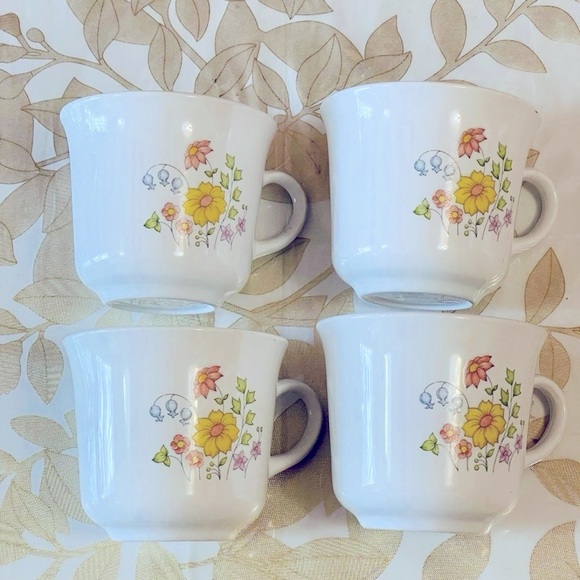 4 Vintage Corning Ware Corelle Spring Meadow Pattern Coffee Tea Cups Mugs 8 Oz - Picture 1 of 5